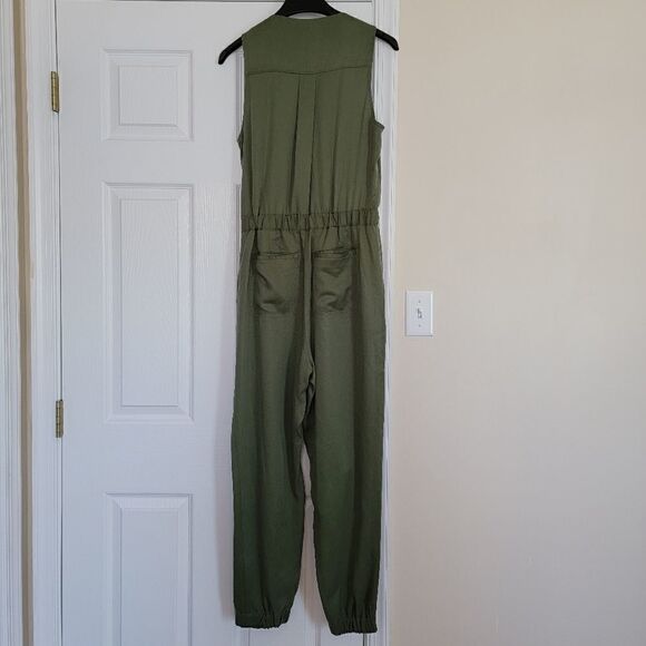 Banana Republic Sleeveless Army Green Surplice Wrap Front Jumpsuit Pantsuit Sz 8 - Picture 10 of 10